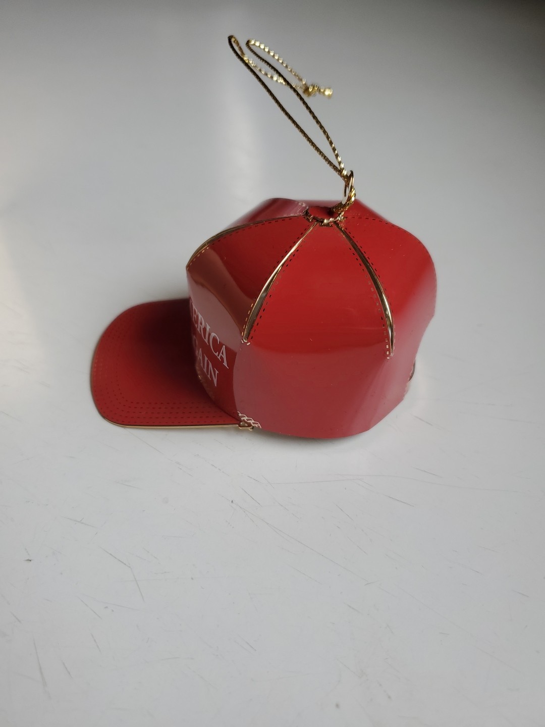 Trump 2016 Christmas Ornament Red Hat MAKE AMERICA GREAT AGAIN Maga NIB Gold