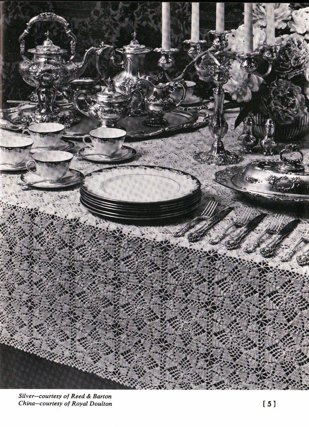 Priscilla Tablecloths & Bedspreads | Coats & Clark 164