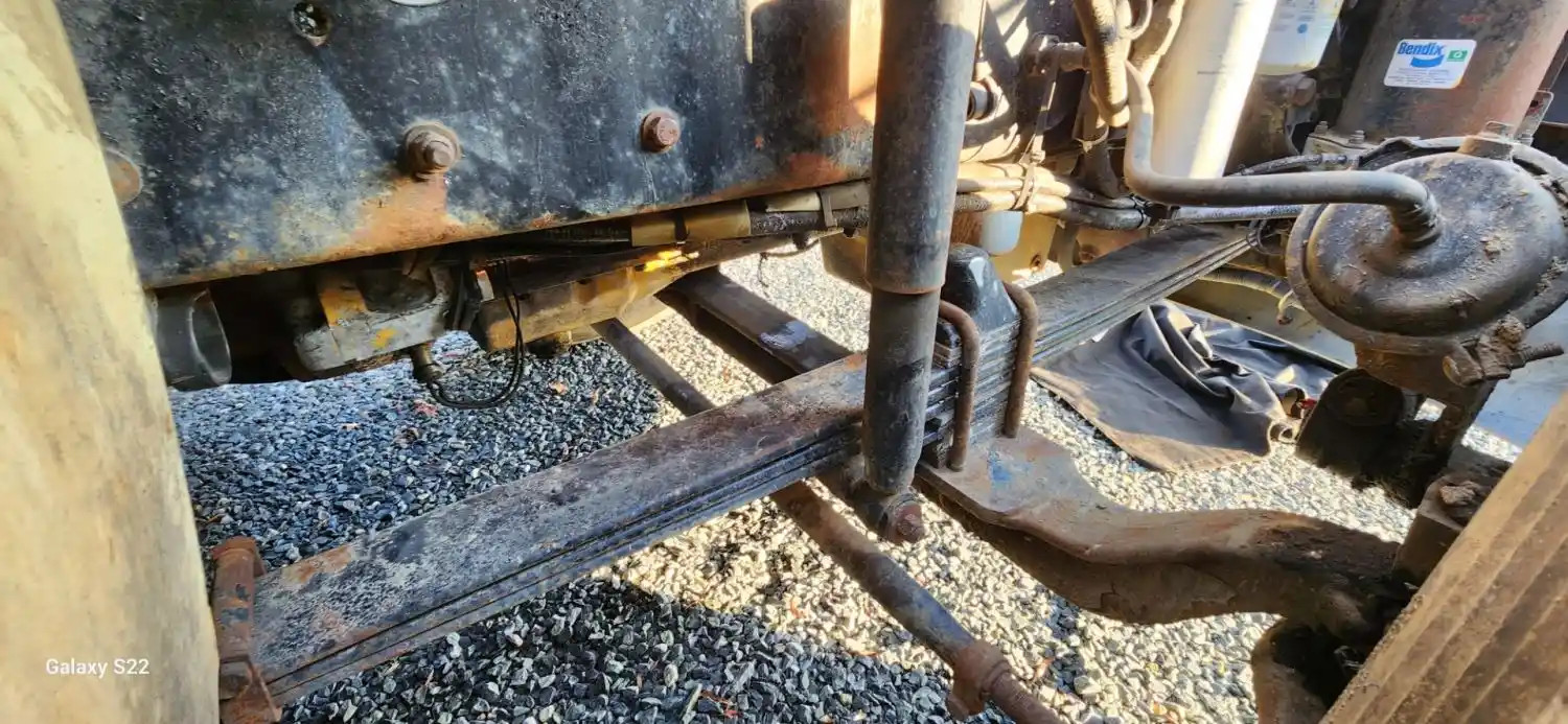 (Used) 1987 Kenworth T600, FRONT LEAF SPRINGS Front Leaf & Springs P-68061