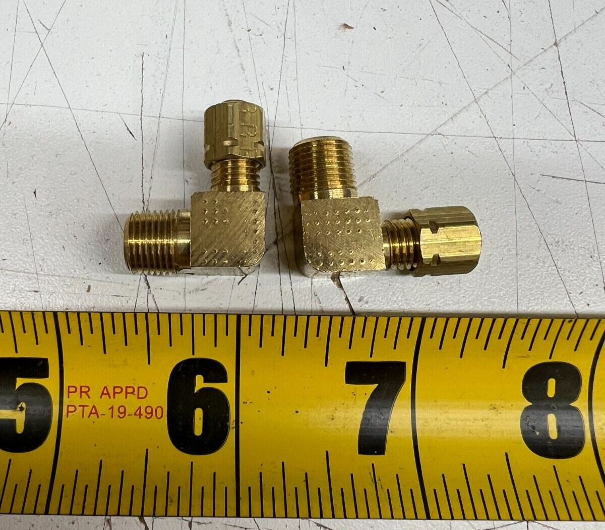 Lot of 2) 1/8" Parker Brass Male 90° Elbows 1/8" Tube OD x 1/8"-27 NPTF w/ Nut