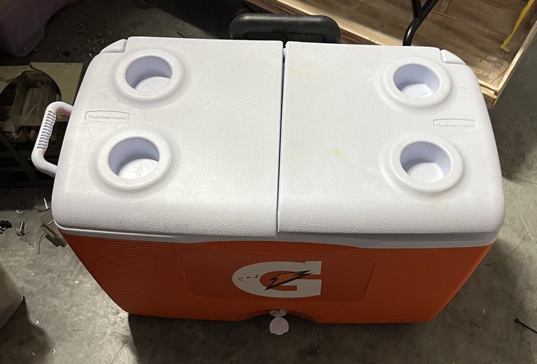 Vintage Gatorade Wheeled Rolling Cooler Rubbermaid Portable Ice Chest Cup Holder