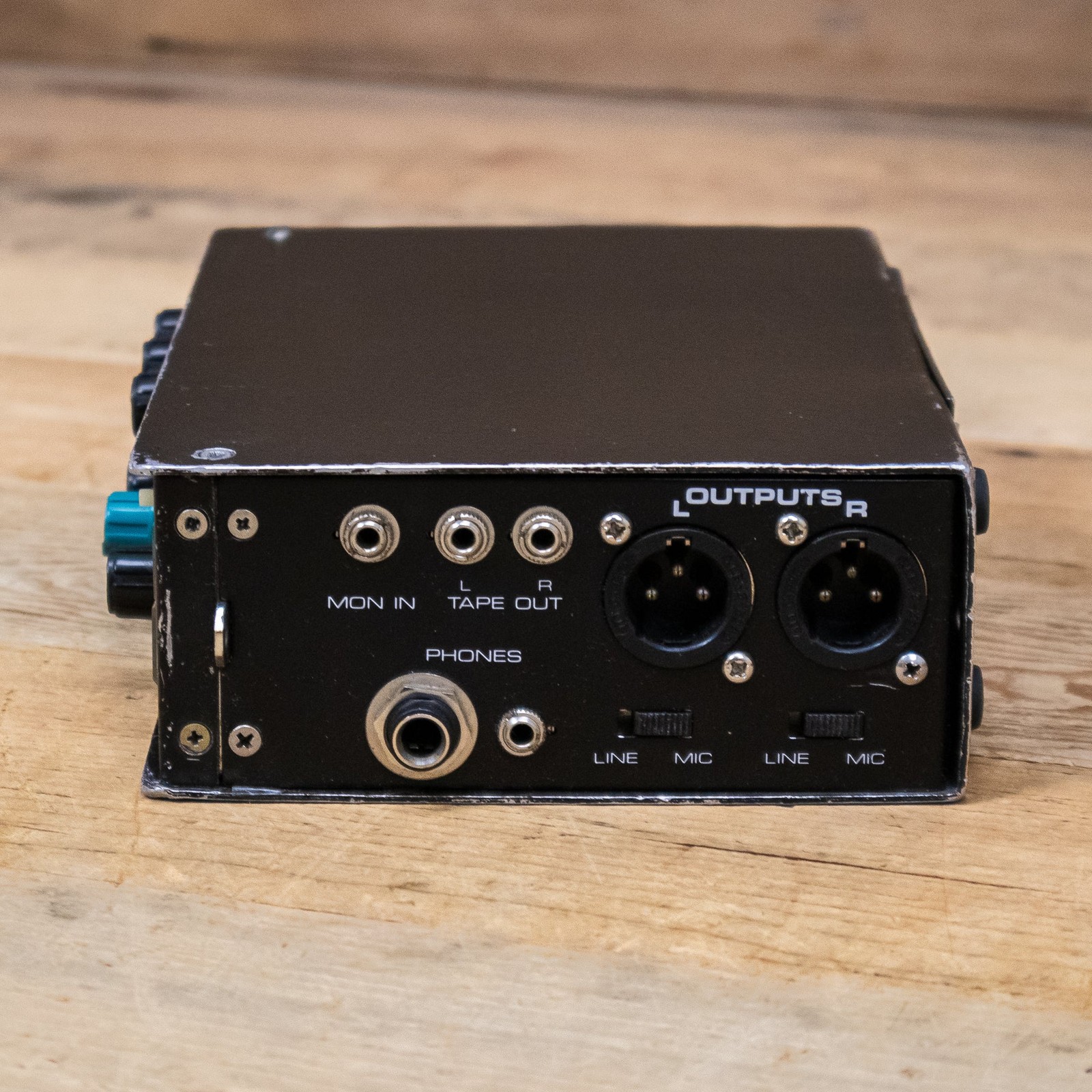Shure FP32 (FP-32) 3-input 2-Output Portable Stereo Mixer U284671