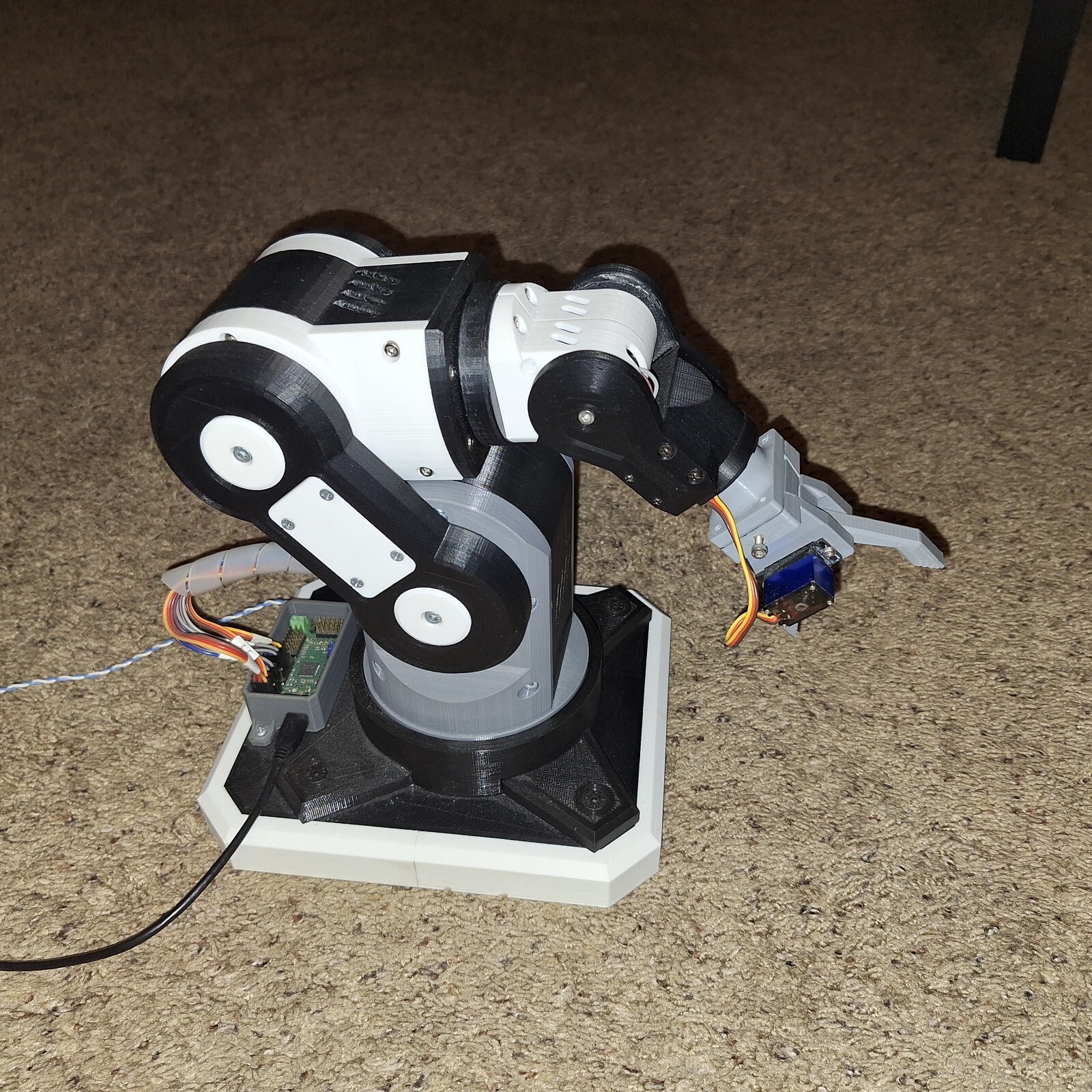 3D Printed Arduino Pololu Robot Arm with Servo Motors for DIY READ DESCRIPTION