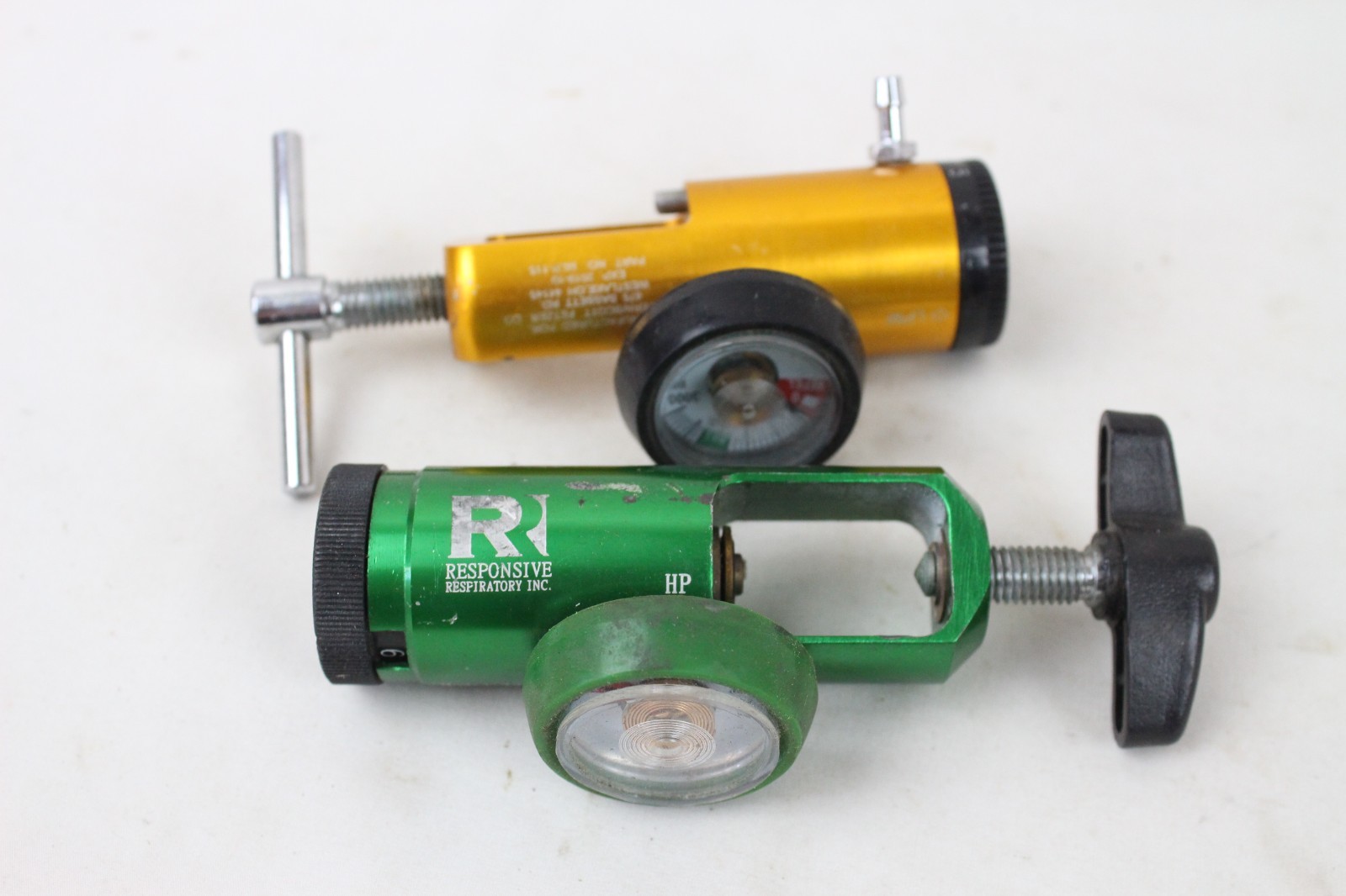 2 Used Oxygen Regulator Model 120-1040C 3,000 PSI Gas Gauge