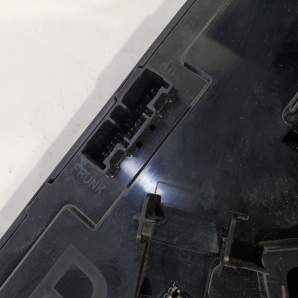 2020 Tesla Model 3 OEM Front Right Low Voltage BCM Control Module 1100340