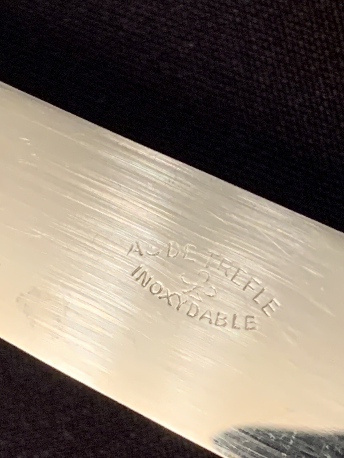 8 Vtg French PEARL Handle Dinner Knives 4 AS DE Trefle 4 ACIER Inoxydable Blades