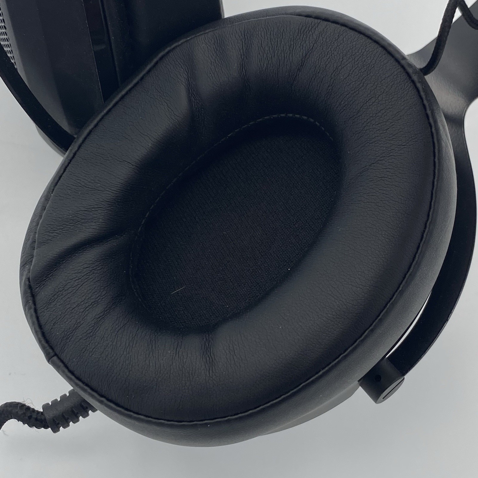 Eluktronics Covert Cans Wireless Gaming Headset