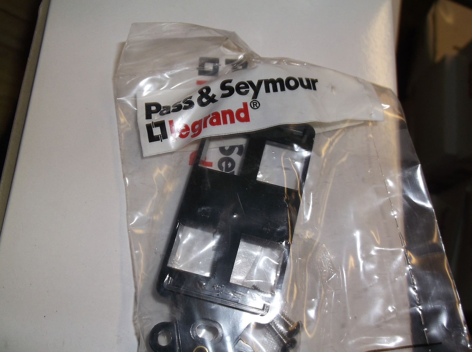 NEW Pass & Seymour Legrand Keystone Decorator Frame 4-Port, black, 10 Pack K5426