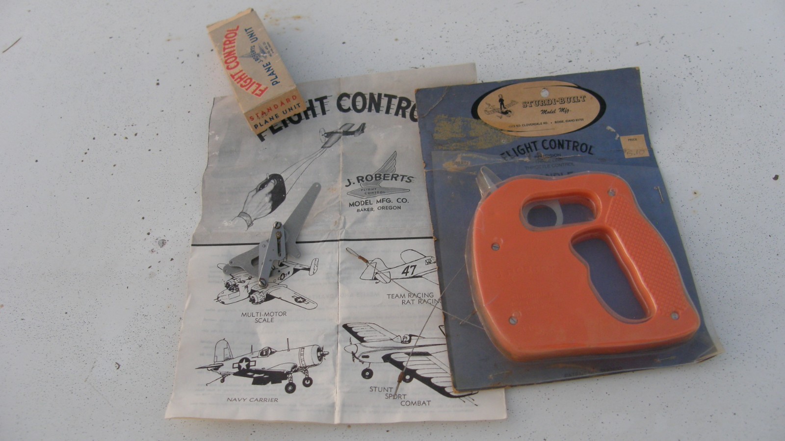 VINTAGE J ROBERTS 3-LINE HANDLE w/ FLIGHT CONTROLLER THROTTLE C/L MODEL AIRPLANE