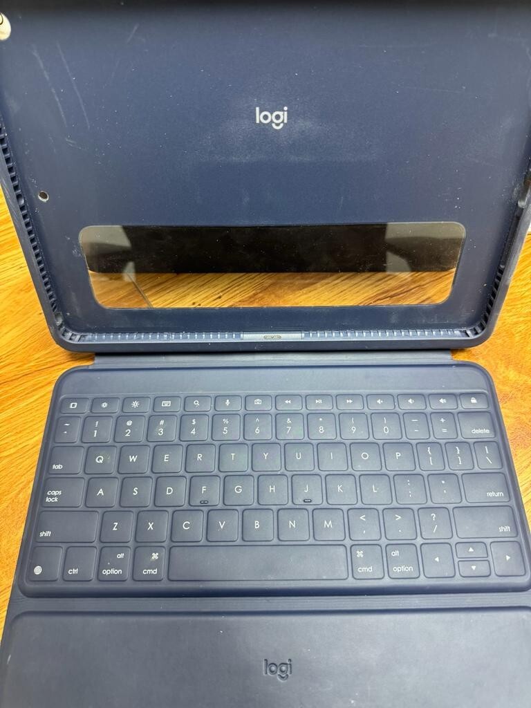 LOGITECH RUGGED COMBO 3 iPad Keyboard Case Blue For iPad 7th 8th 9th GEN