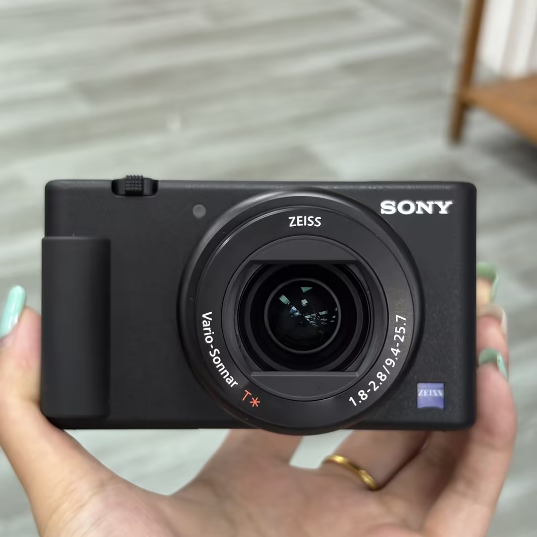 Sony Cyber-shot ZV-1 ZV1 Black 20.1MP Compact Digital Vlog Camera English