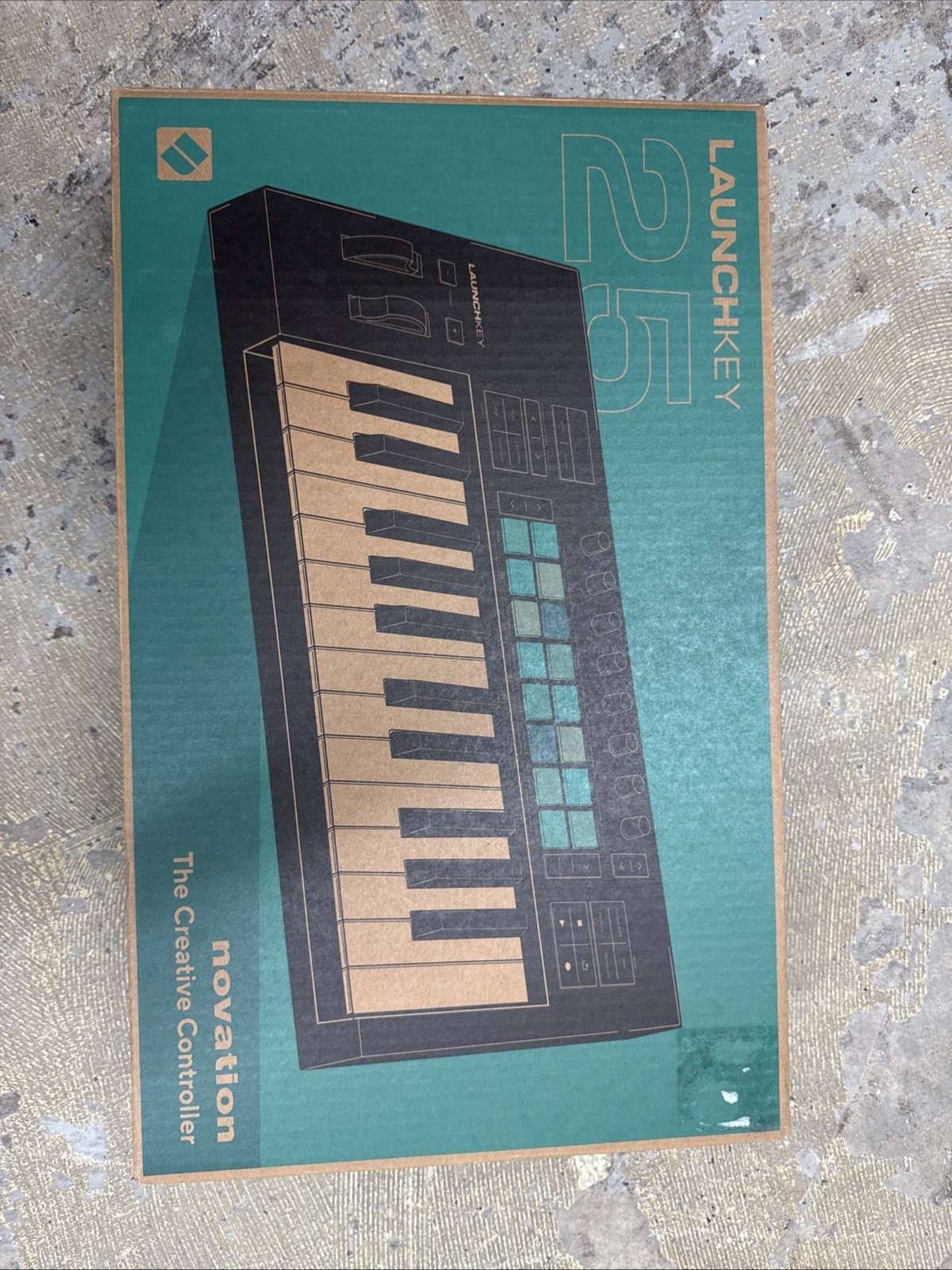 Novation Launchkey 25 Mk4 Keyboard Controller