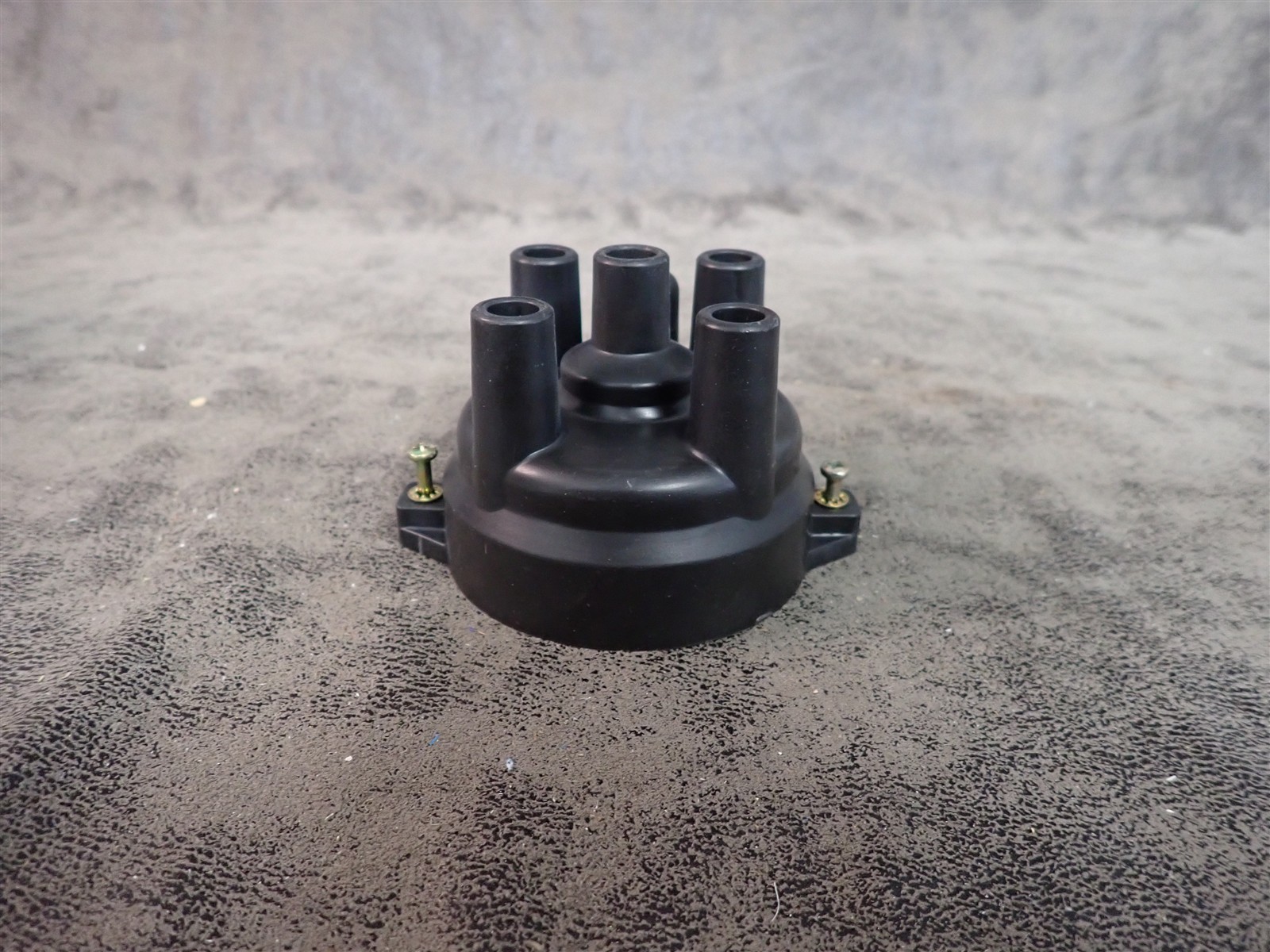 NEW WVE 5D1131 Distributor Cap (G216)