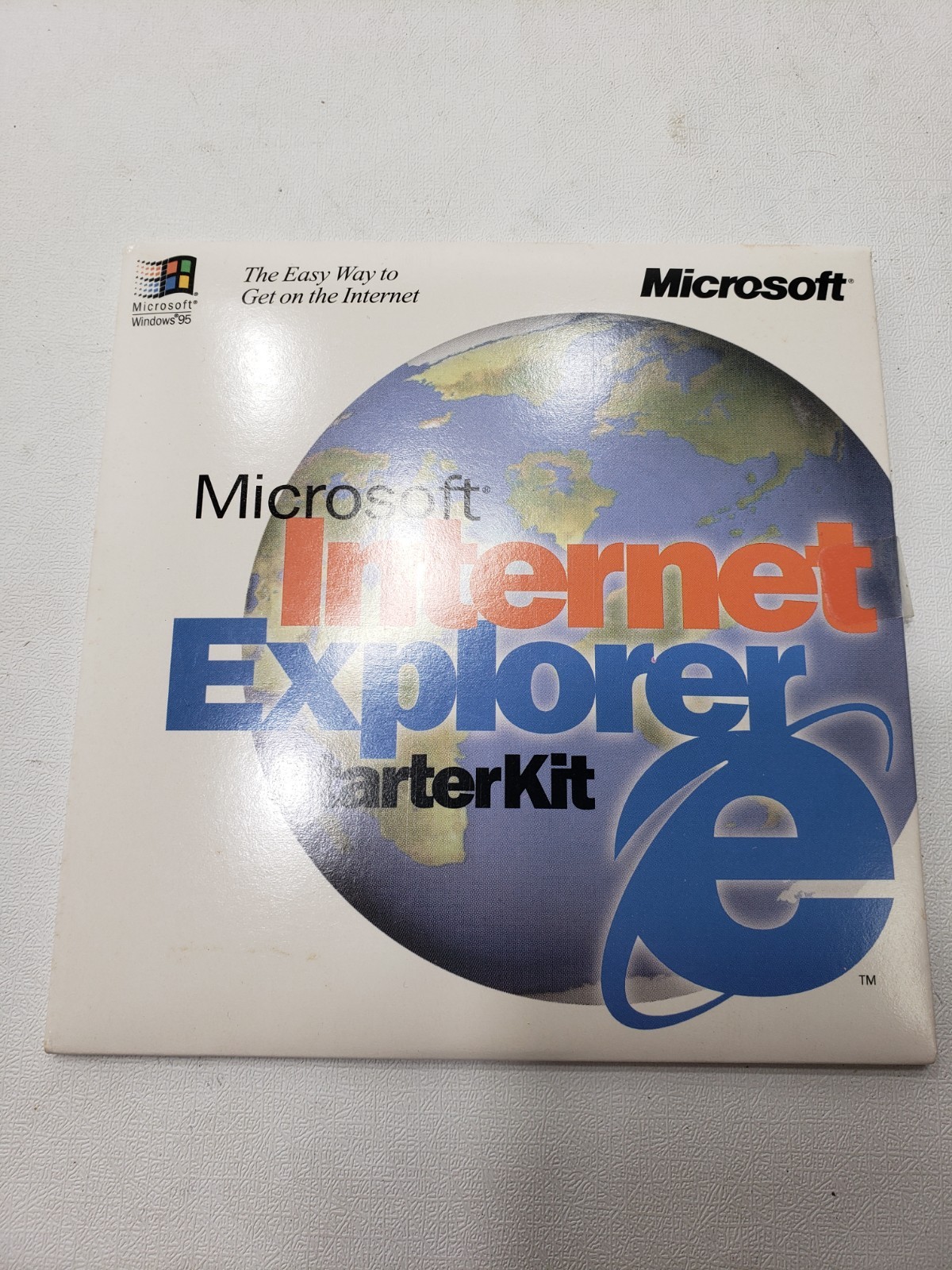 Vintage Microsoft Windows 95 Upgrade CD-ROM Complete Big Box IE Starter Kit