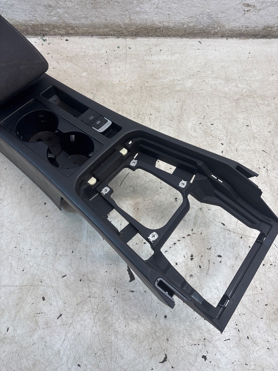 Volkswagen Passat B8 (2015-2019) Centre Console & Armrest 3G2863241C
