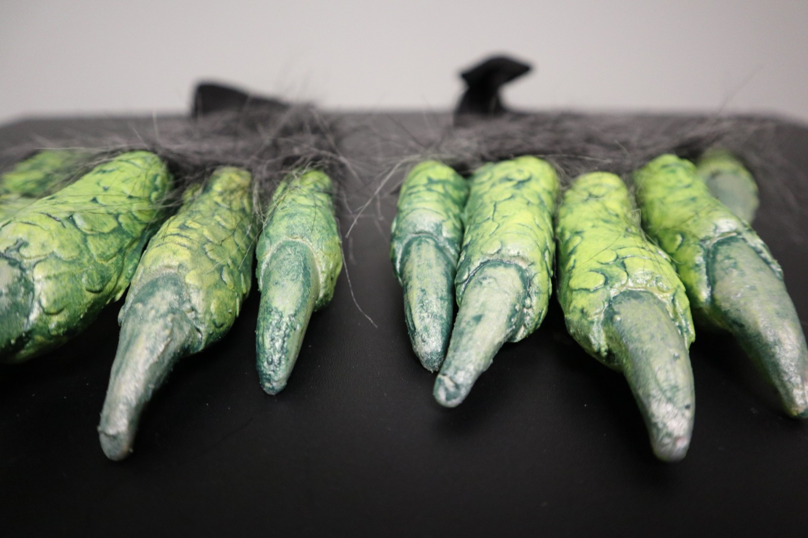 Beastly Monster Hands - Zagone Studios "Green Beast Gloves"