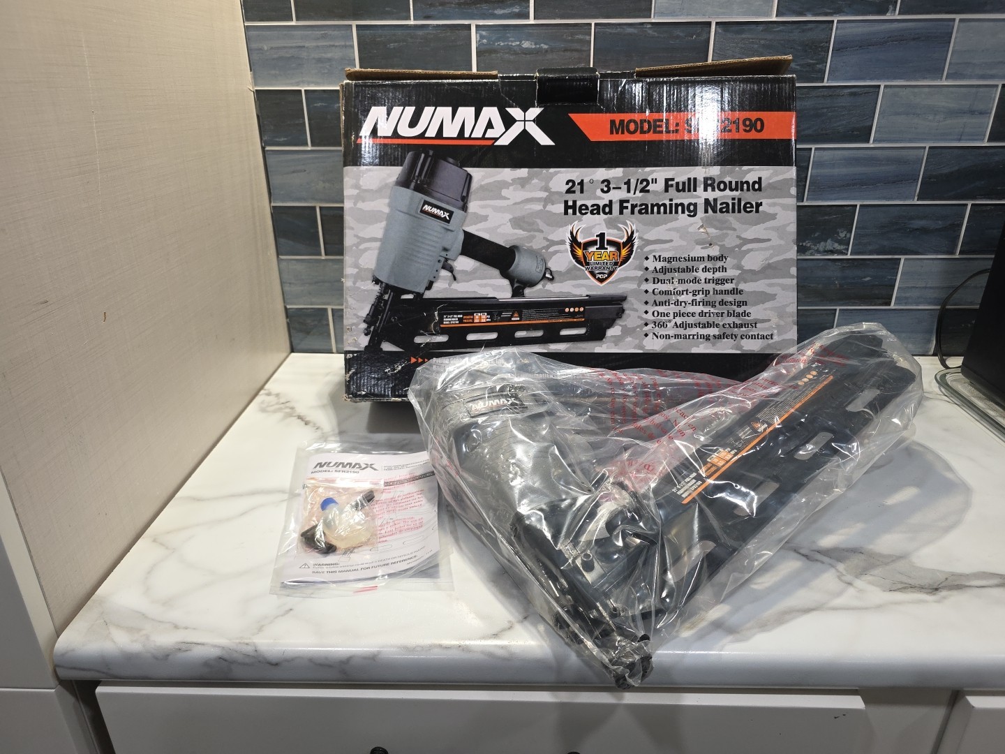 NuMax SFR2190 Pneumatic 21 Degree 3-1/2" Framing Nailer