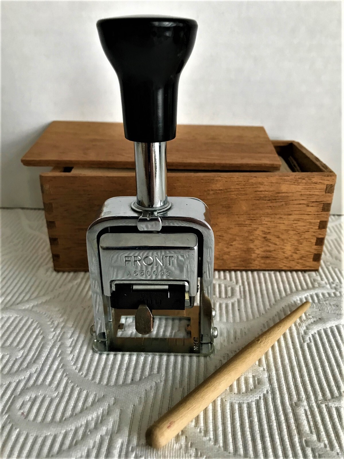 Vintage Globe Model 10 Style A 6 Wheel 5 Action Numbering Machine & Box- NEW