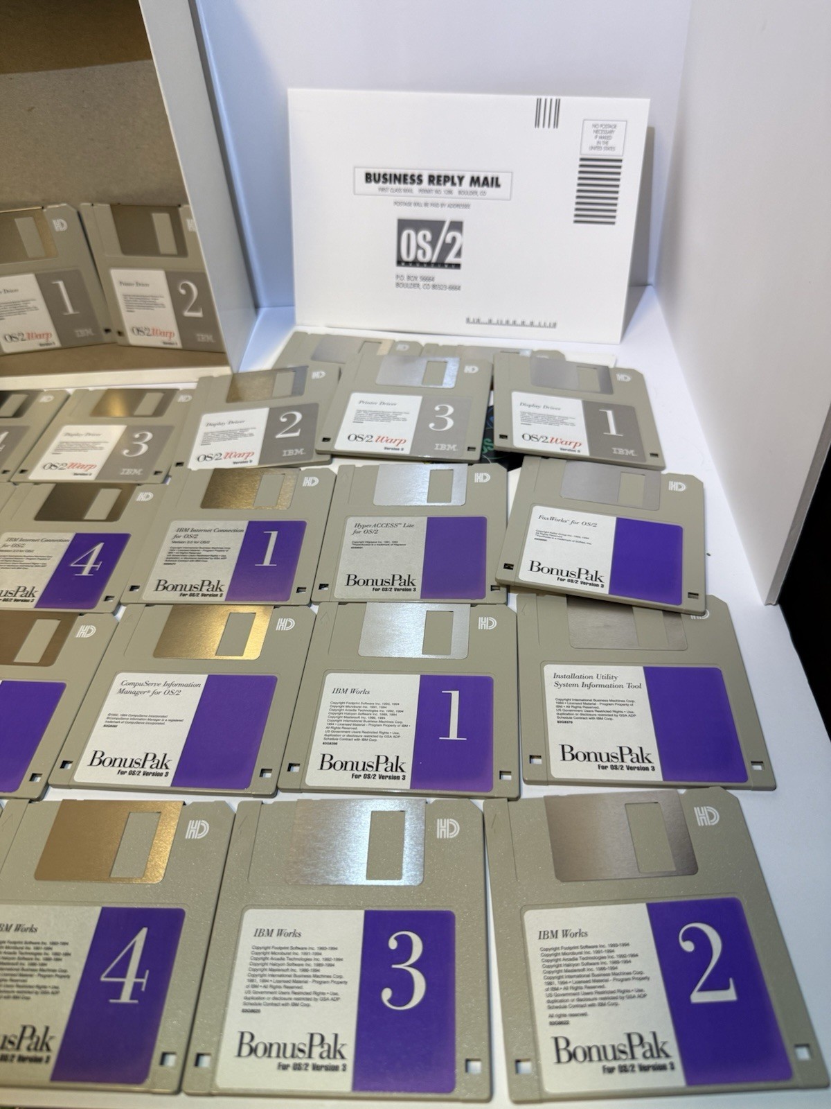 IBM OS/2 WARP Version 3 Plus BonusPak With Floppy Discs Red Spine