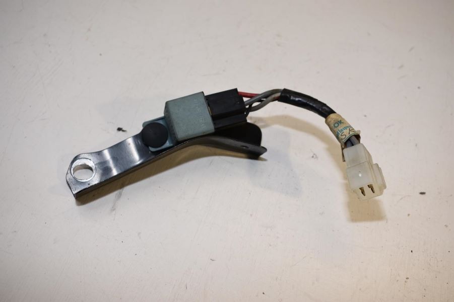 1992-1997 SUBARU ALCYONE SVX LSi0 BOSCH MULTI PURPOSE RELAY 332 209 161