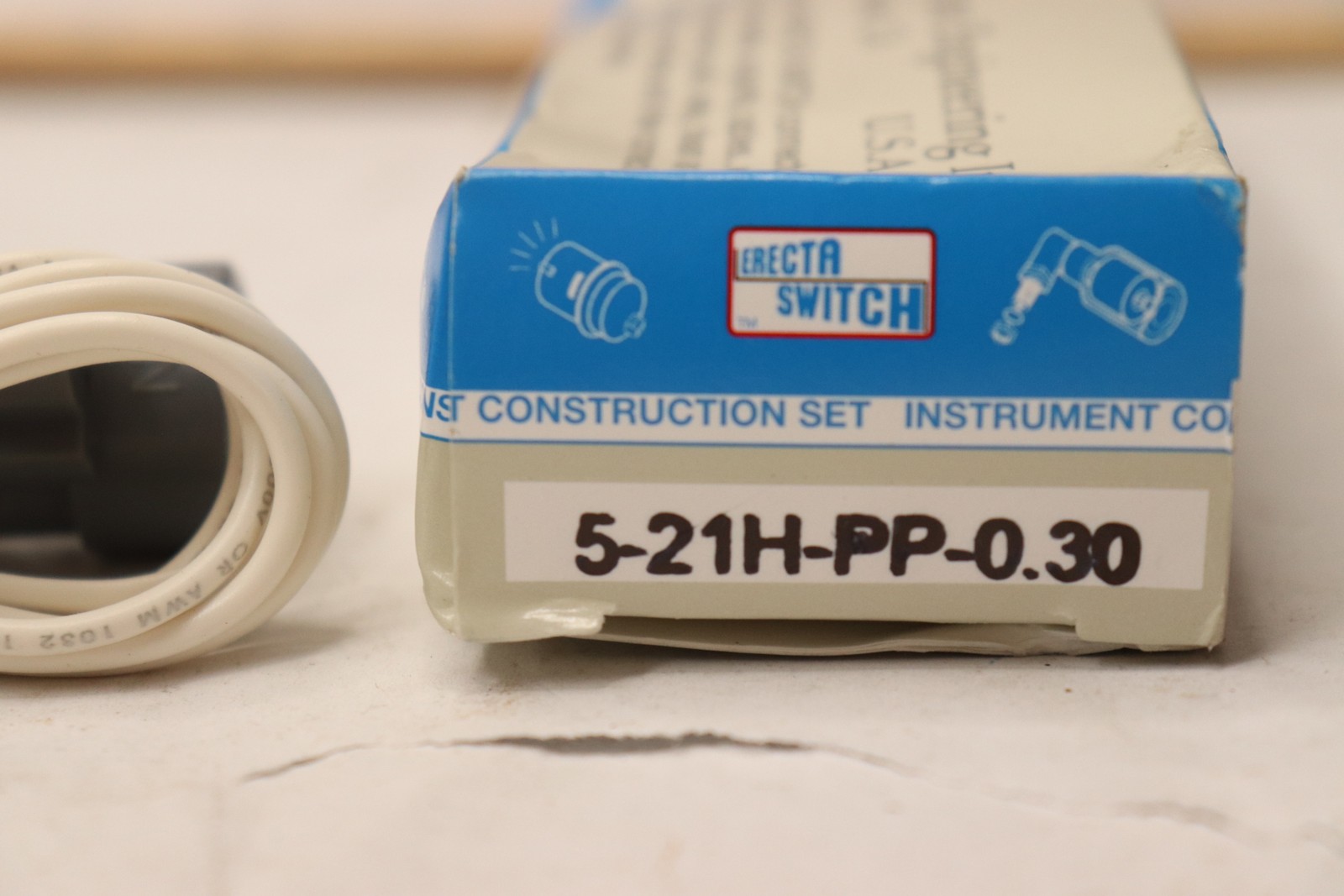 Straight Body Flow Switch Prolypropylene 2-21H-PP-0.30