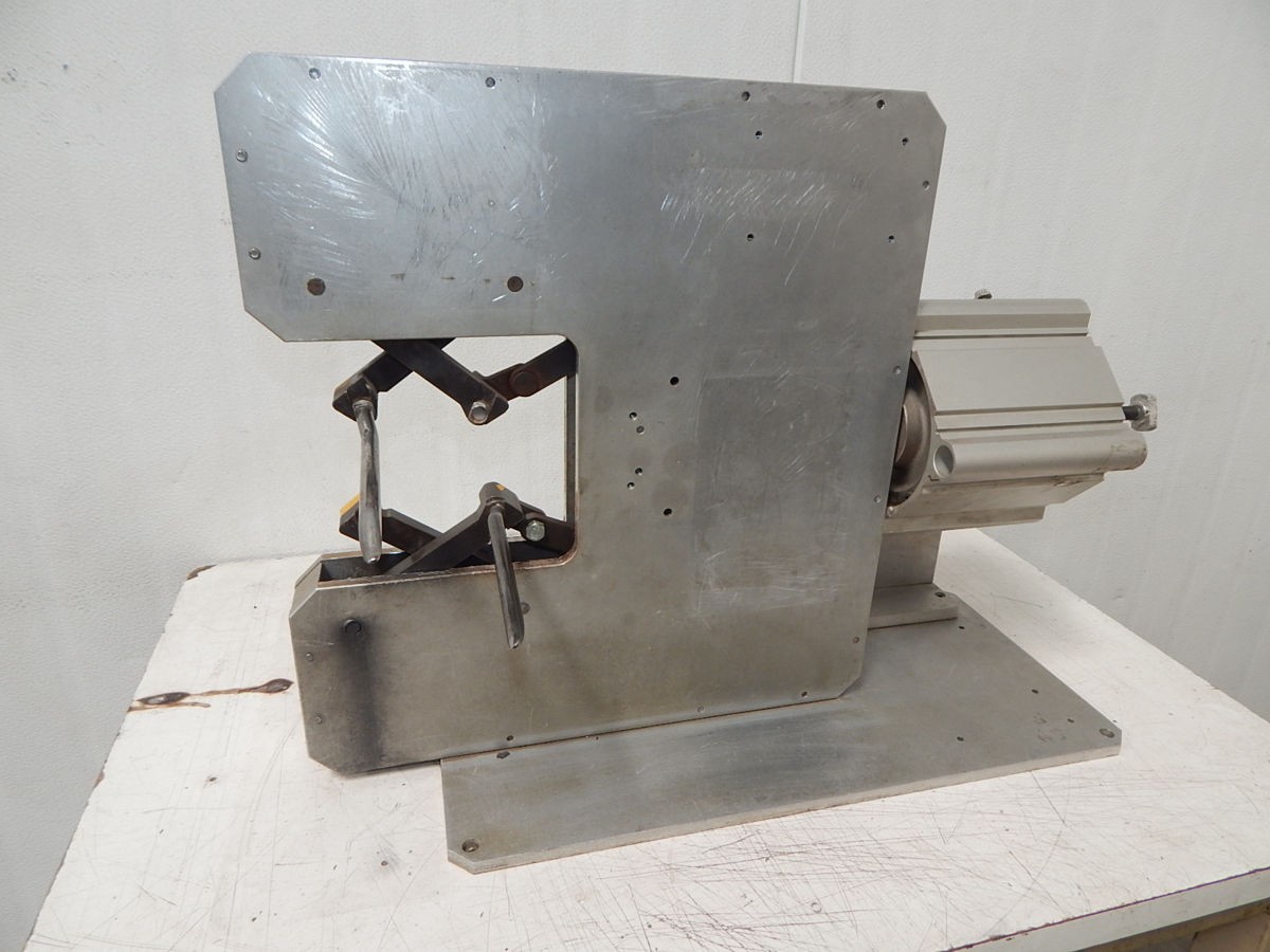 KOMAX D4-100 GROMMET EXPANDER M5659