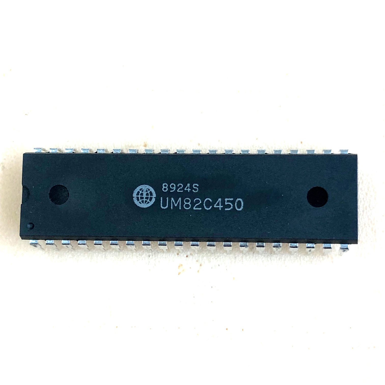 UM82C450 Integrated Circuit - Lot of One