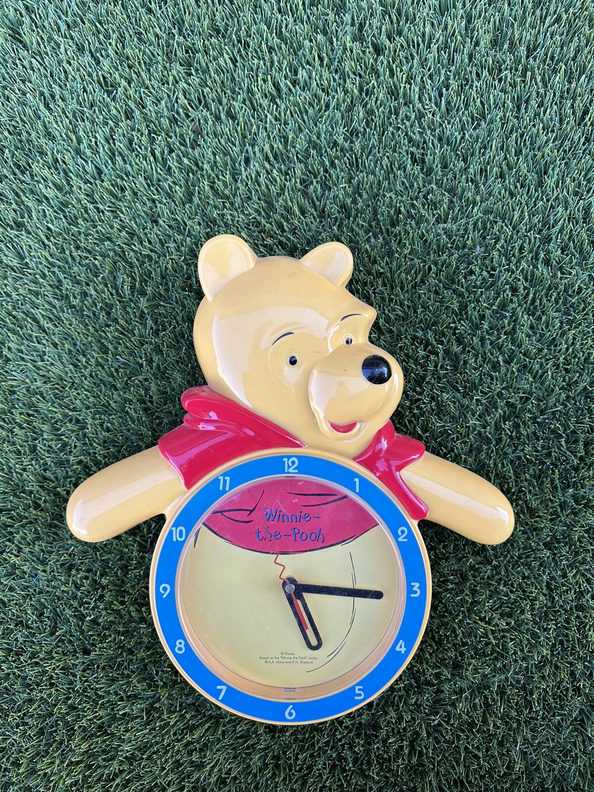 Disney 20" Winnie the Pooh Shape with Swing Legs Wall Clock Missing Legs