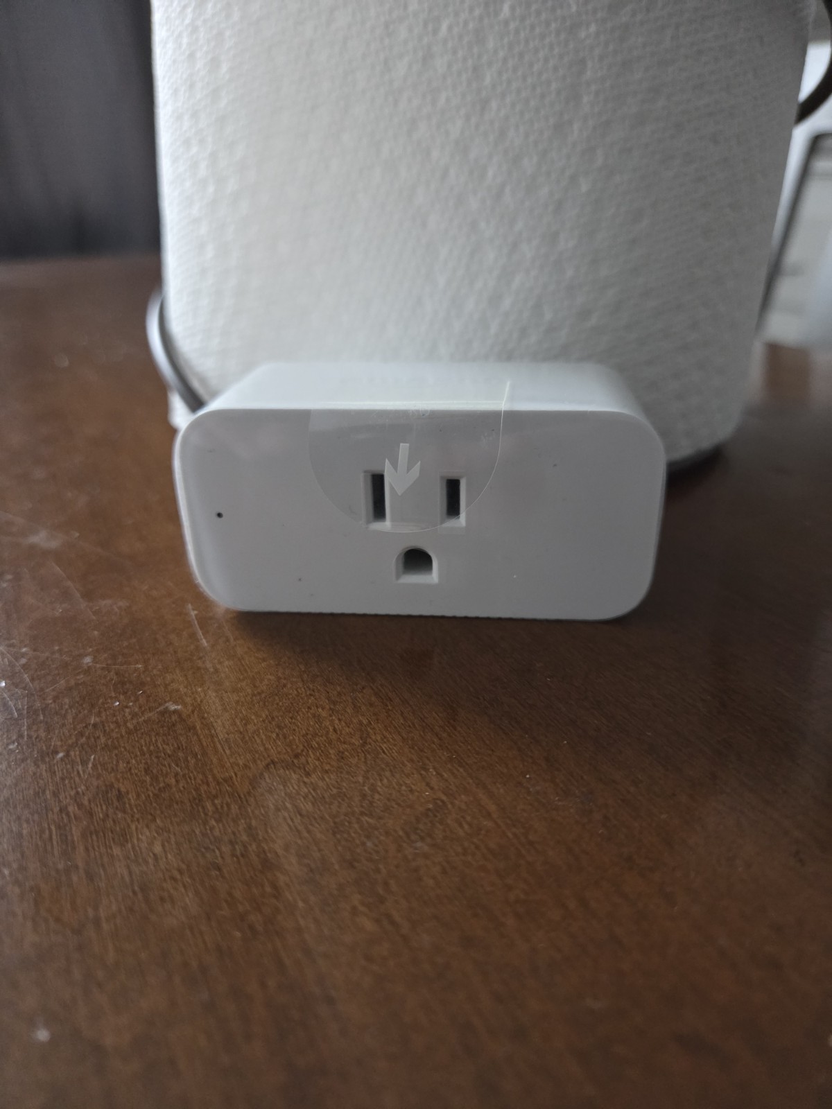 Amazon Wi-Fi Smart Plug, Alexa, New / Damaged Box