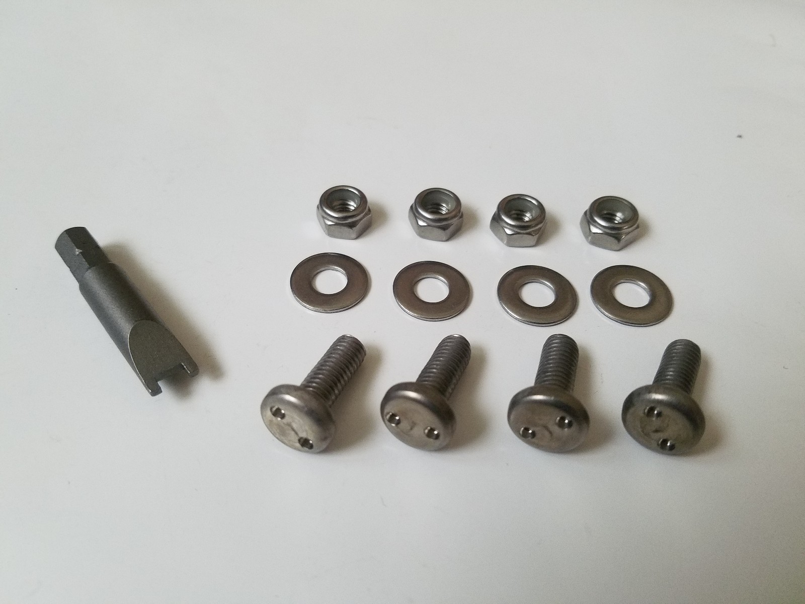 4 Domestic License plate tag security standard fasteners theft deterrent screws