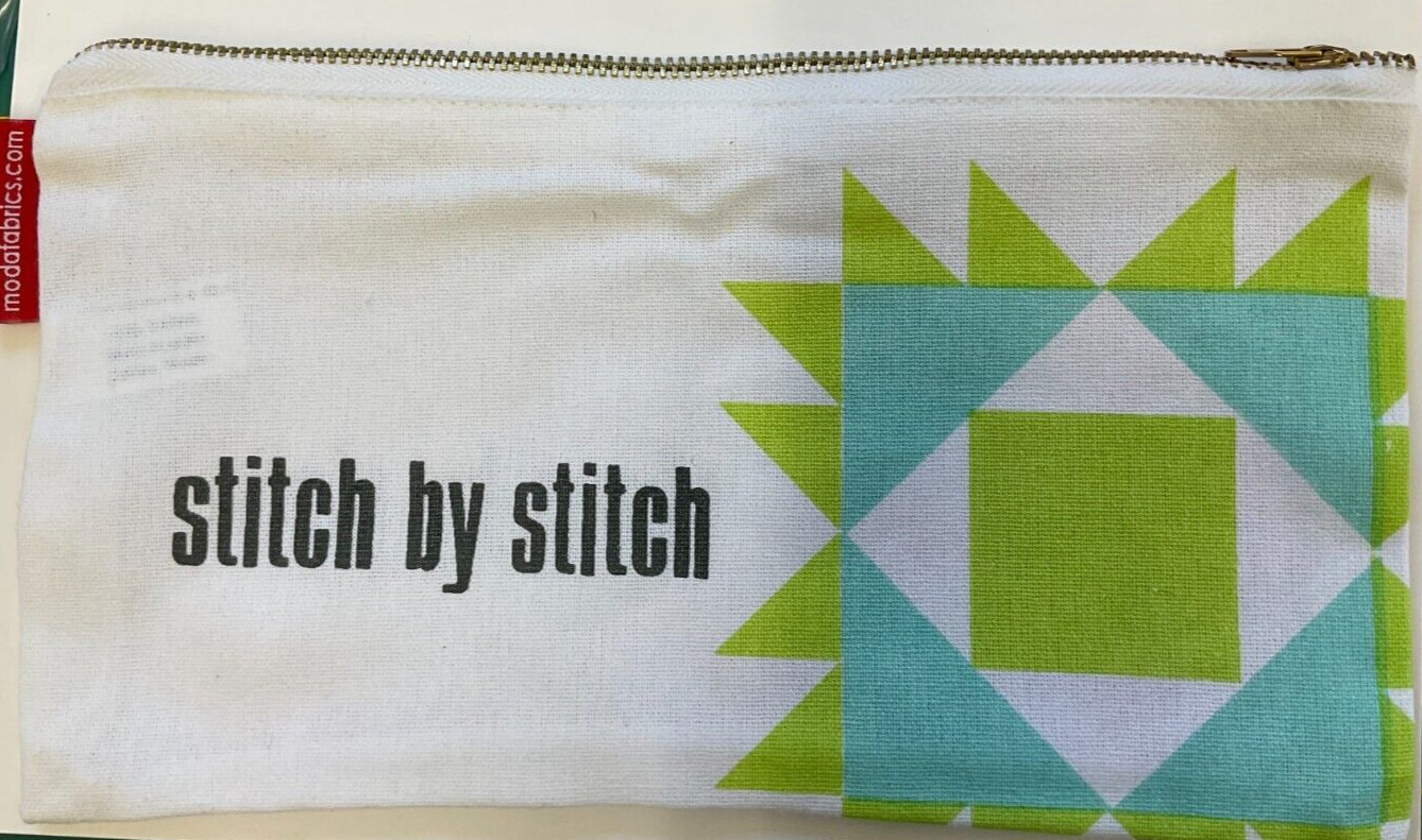 MODA QUILT BLOCK ZIPPER BAG---5 1/2"H x 10"L
