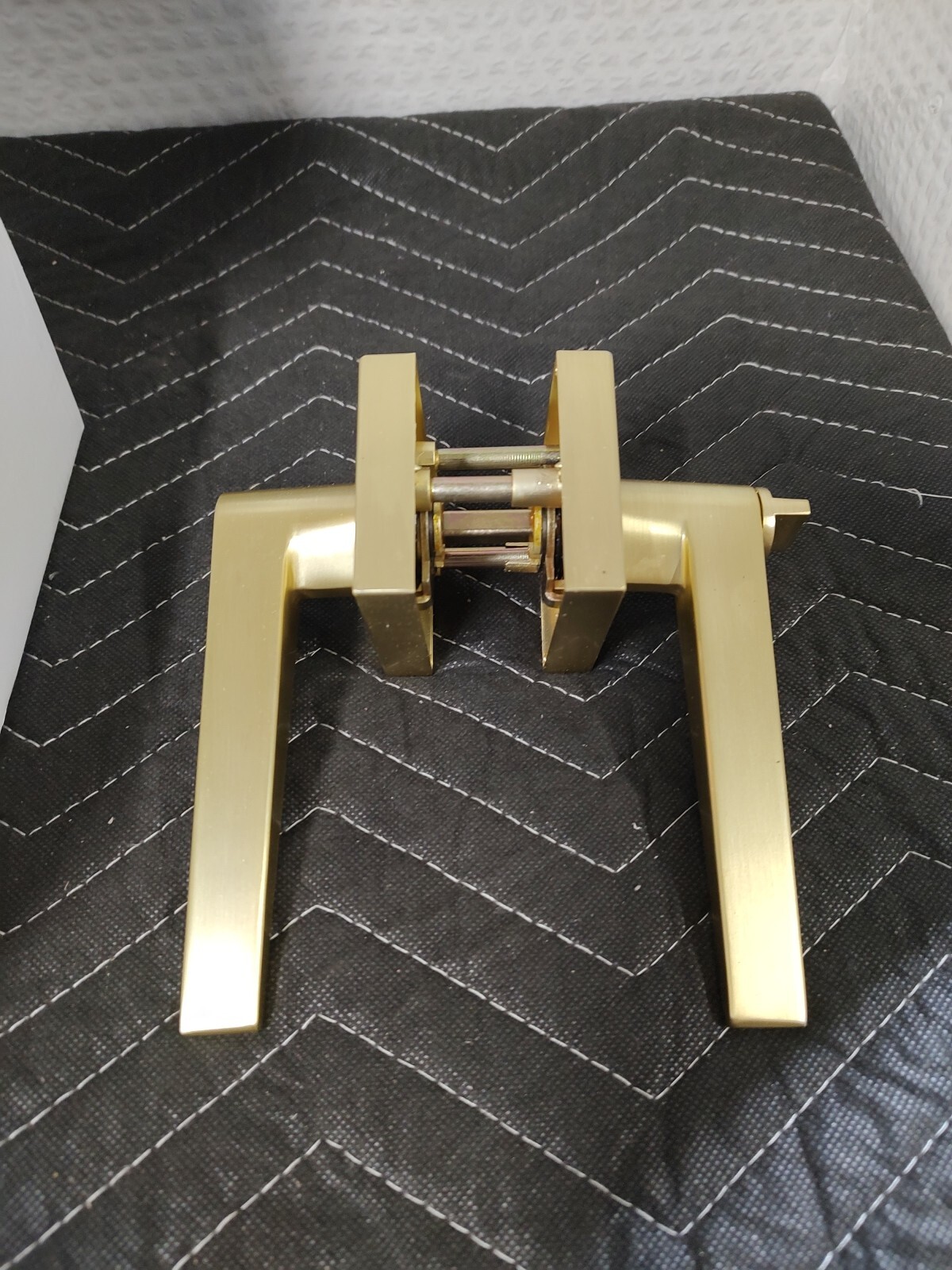Column Handle Lock Set With Hardware - Black