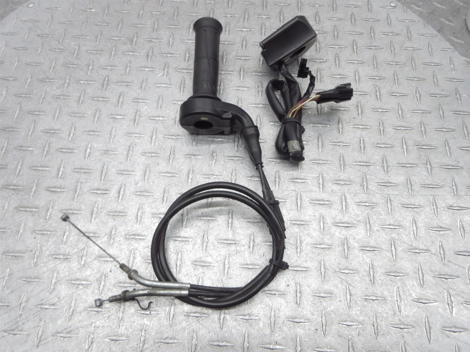 2011 11-15 Kawasaki ZX10R ZX1000 ZX1000D ZX10 Right Switch Throttle Control Grip
