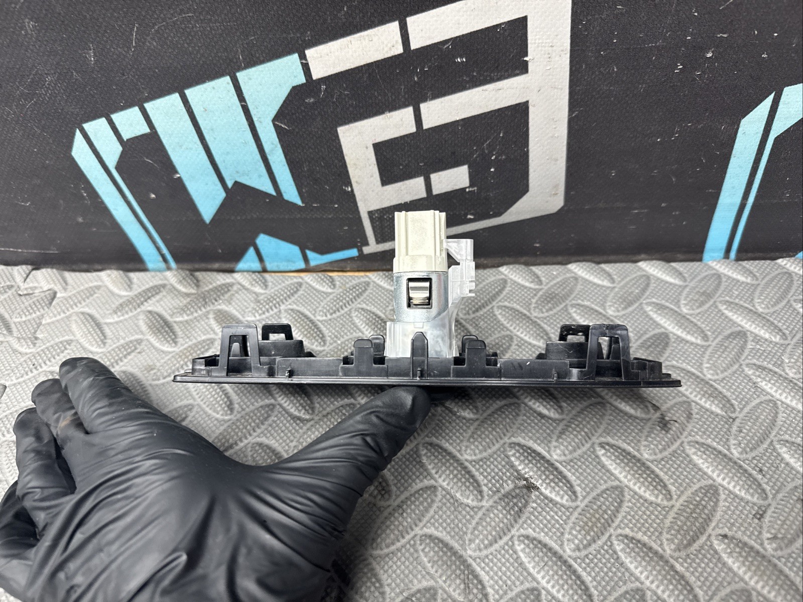 2020-2026 BMW X6 X6M G06 F96 CENTER CONSOLE REAR 12V POWER SOCKET OUTLET PORT