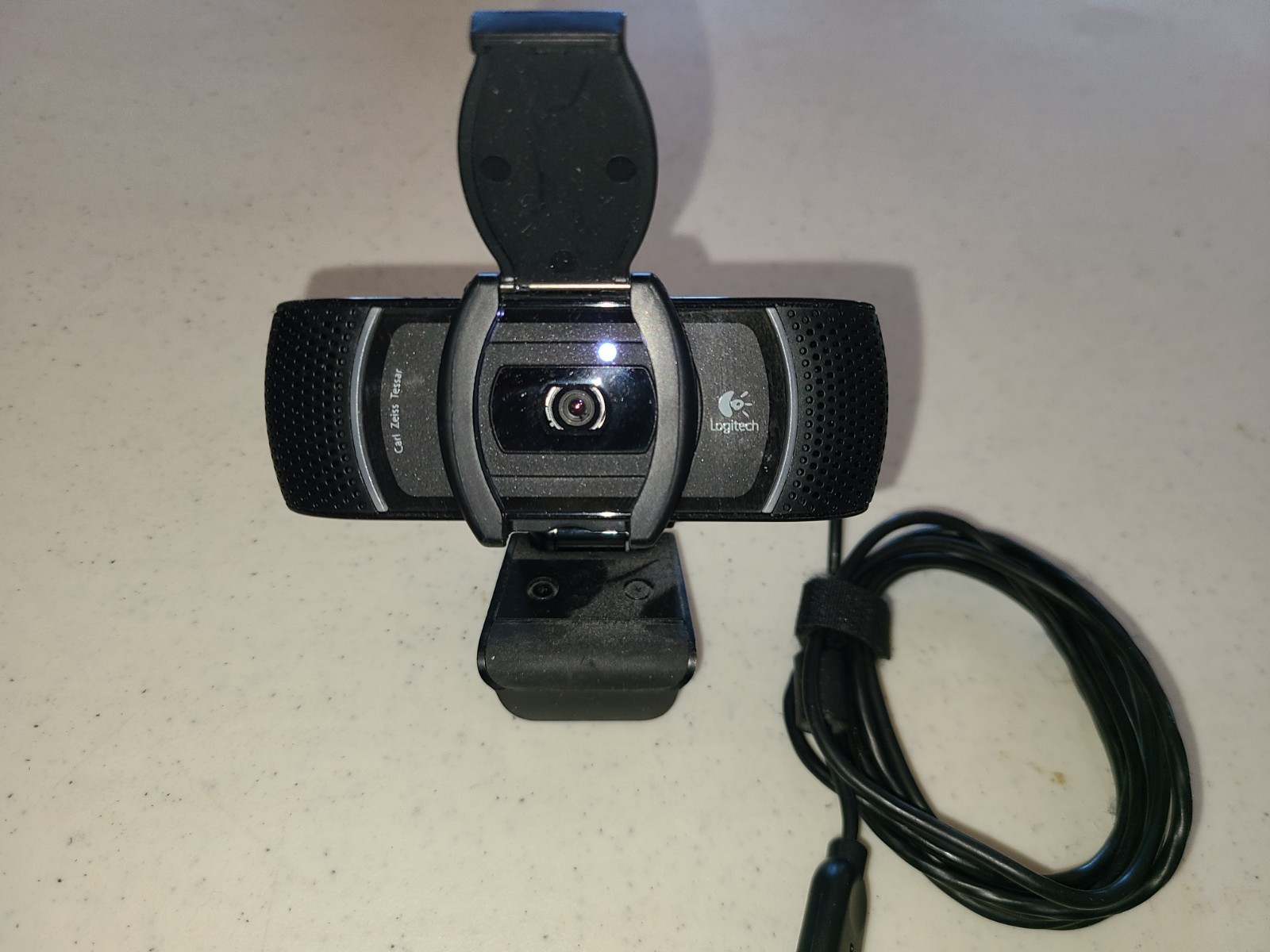 Logitech C910 HD Pro Webcam 1080p Carl Zeiss Lens; USB Connection, Privacy Cover