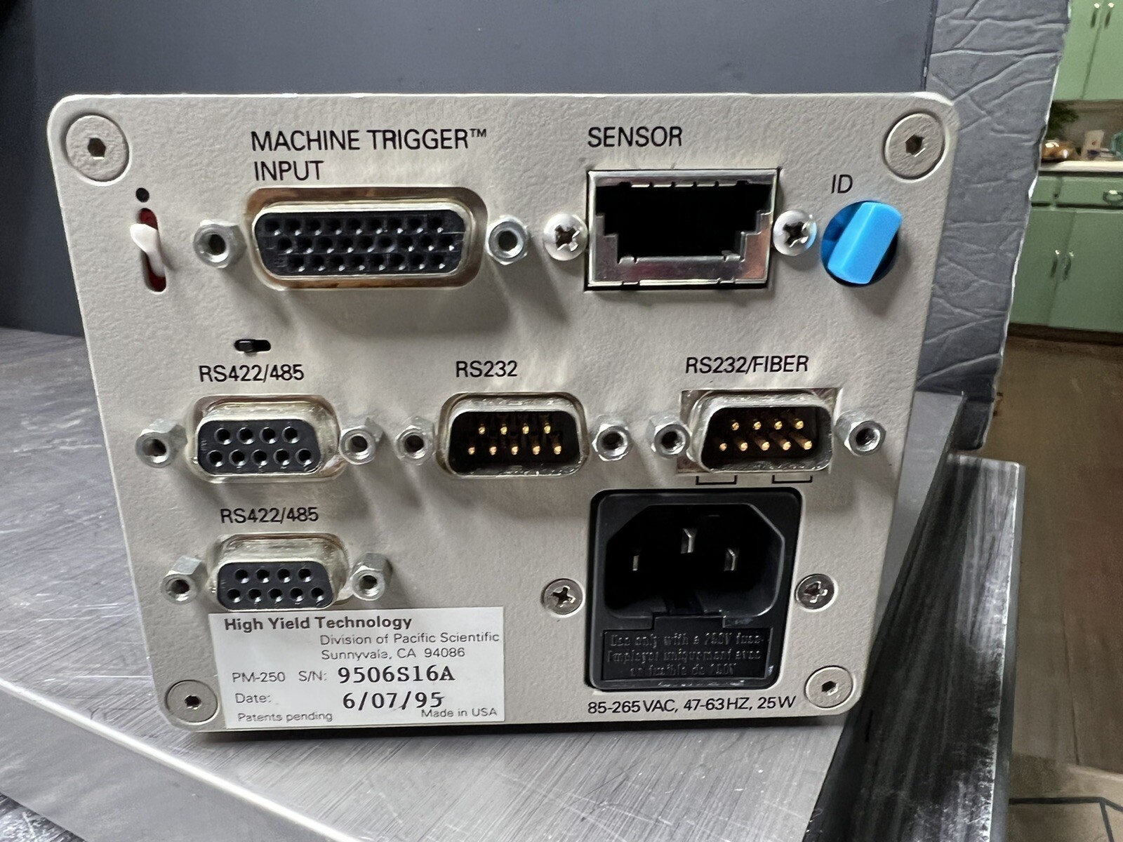 High Yield Technology PM-250 Vacuum Particle Controller