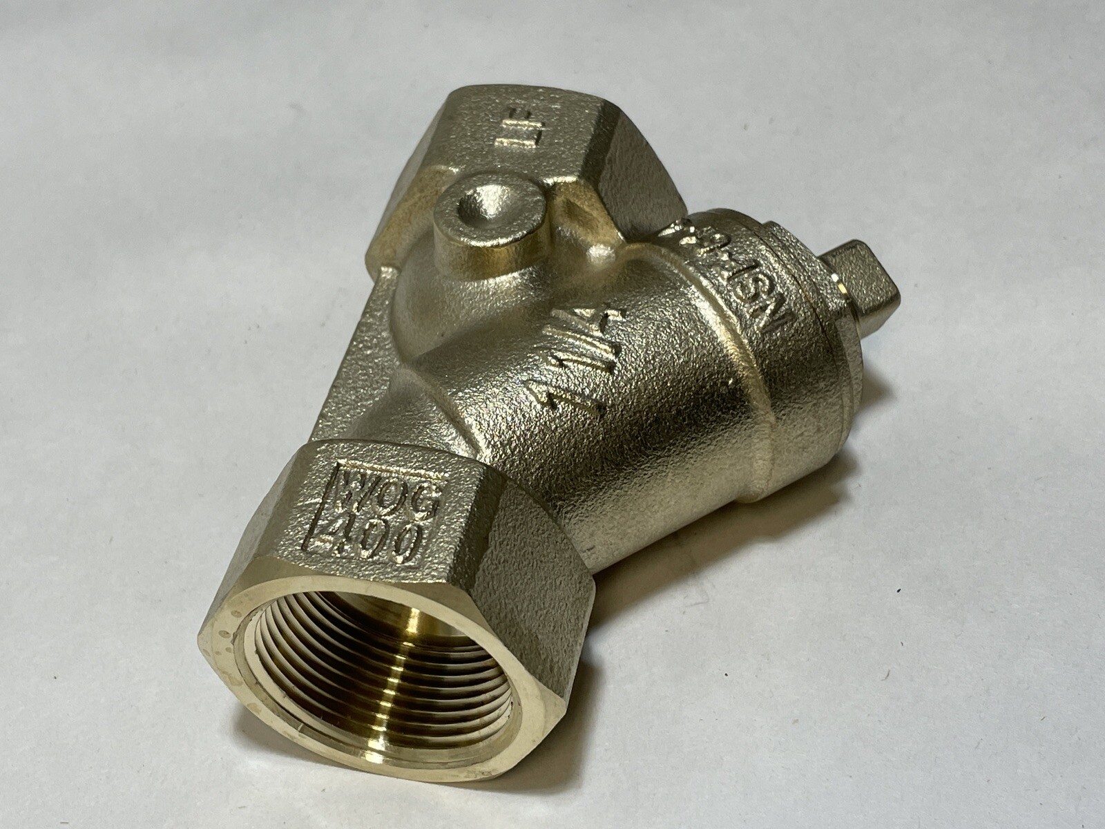 WATTS Threaded Y-Strainer Valve 1-1/4" NSF-61-G