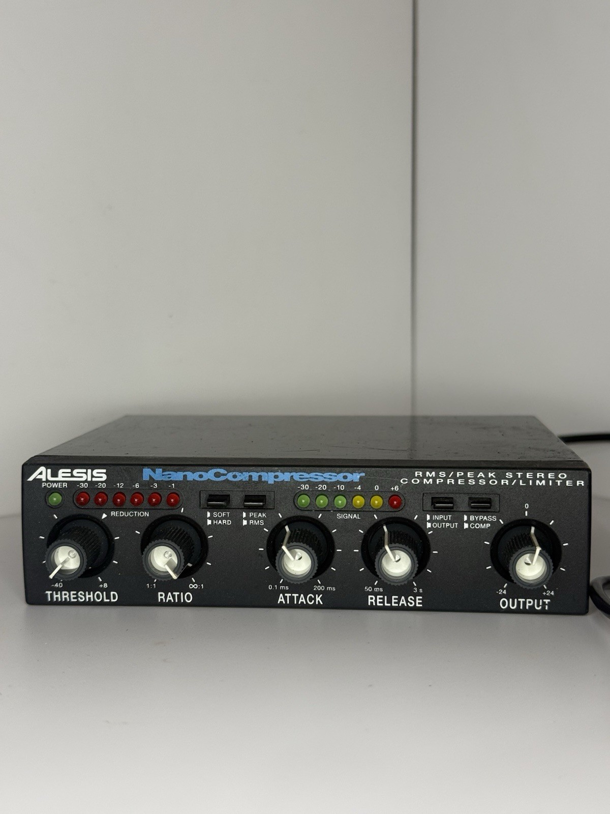 Alesis NanoCompressor Dynamics Processor With Power Cord UNTESTED