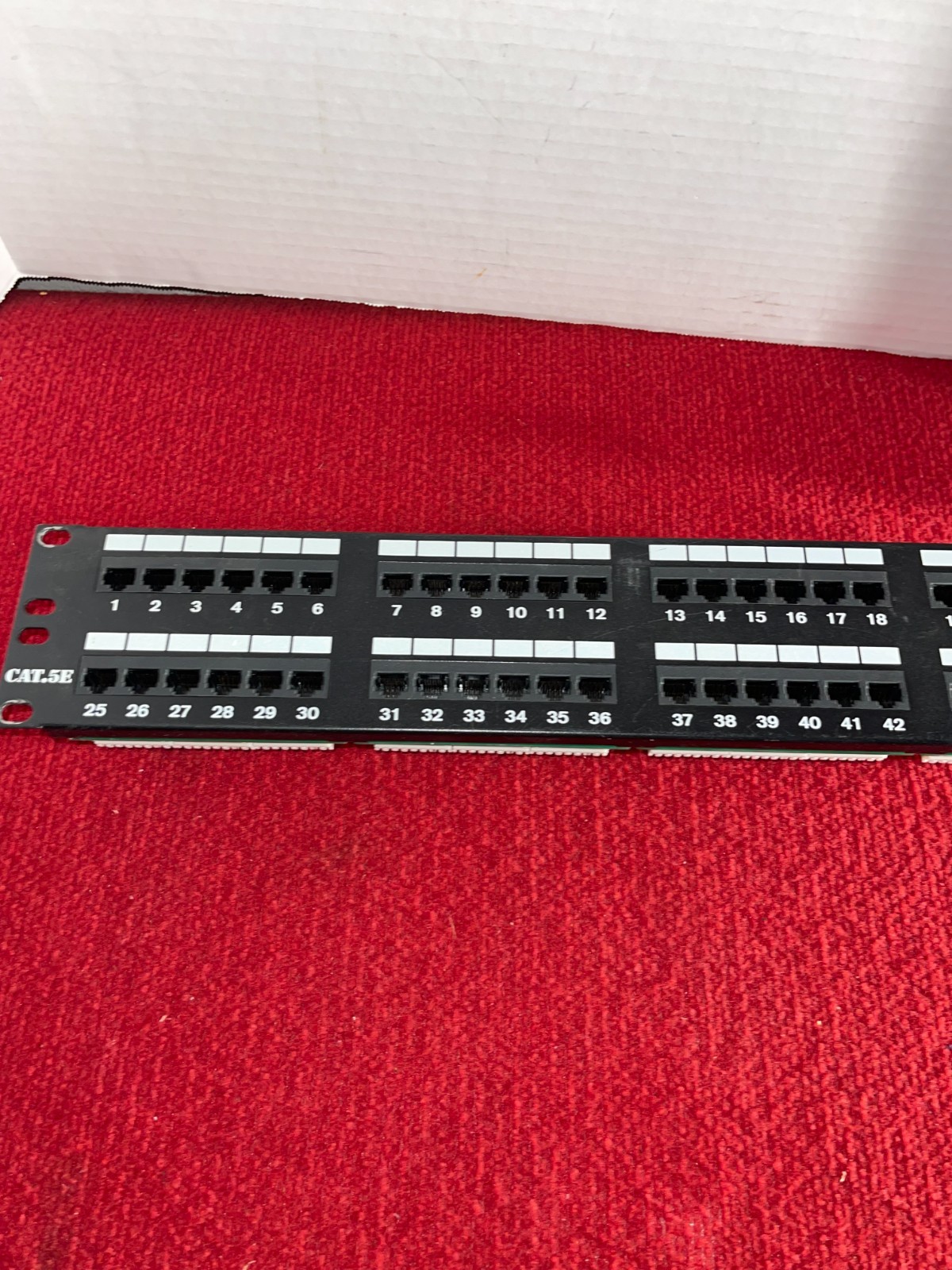 CAT 5e 48-PORT RACK-MOUNT PATCH PANEL Communication Circuit Accessory