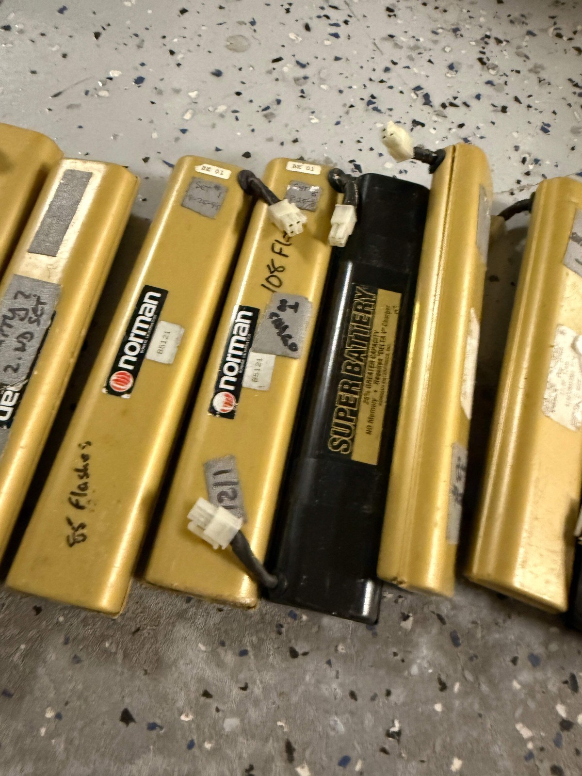 Norman Lighting Studio Flash battery lot super battery