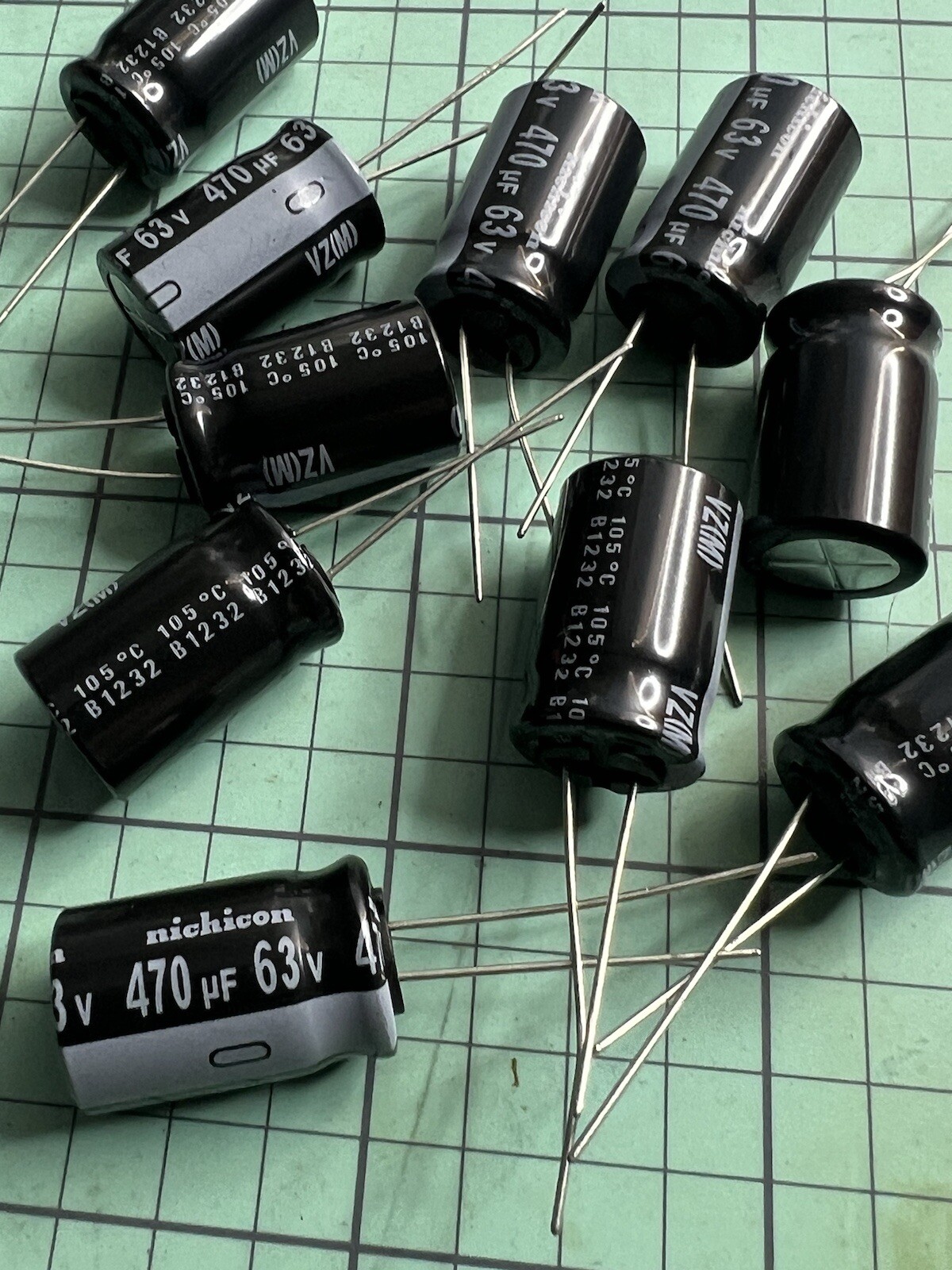 electrolytic capacitor 470 uf 63V 11X18mm (10 PCs)nichicon