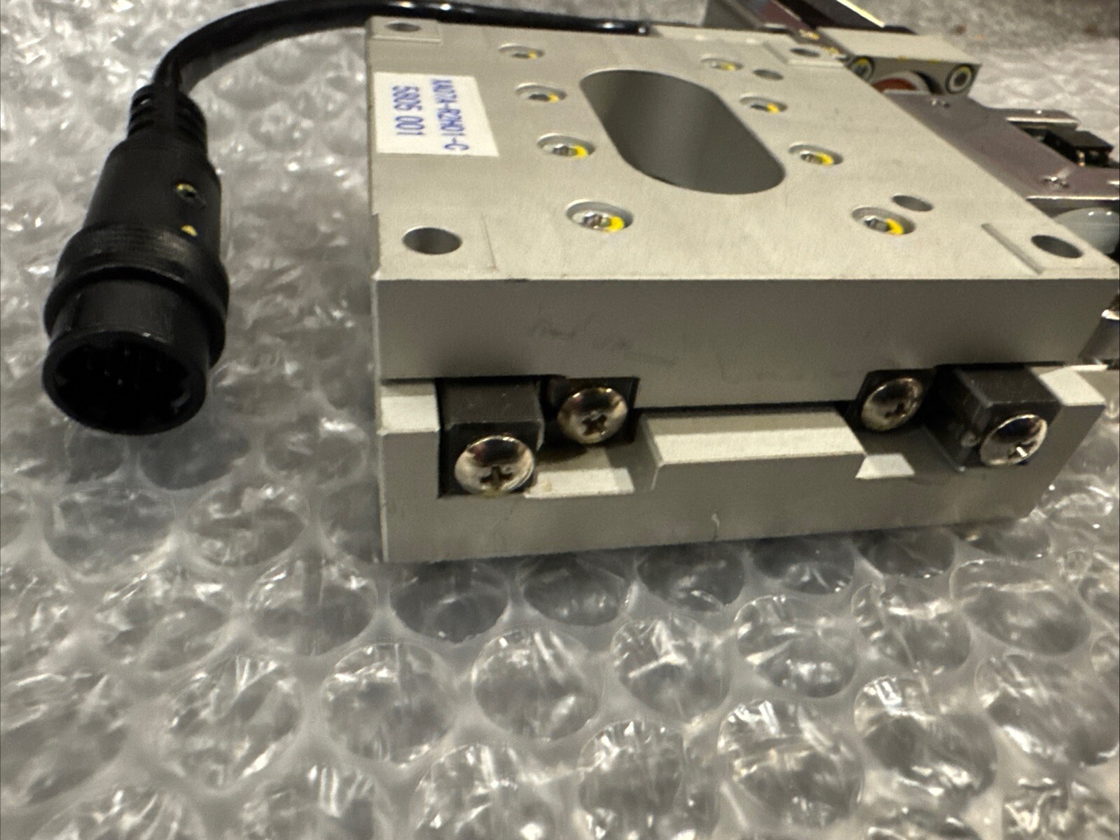 KOHZU XA07A-R2H01 MOTORIZED Linear POSITIONING STAGE