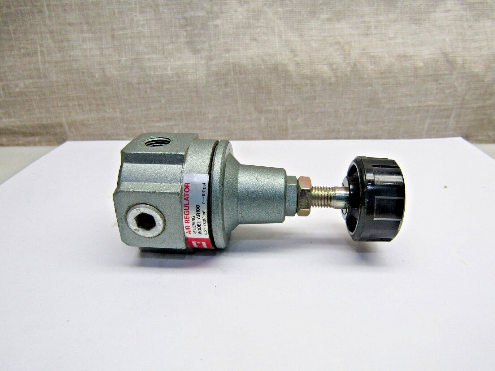 SMC AR100 Air Regulator Relieving 1/8 NPT