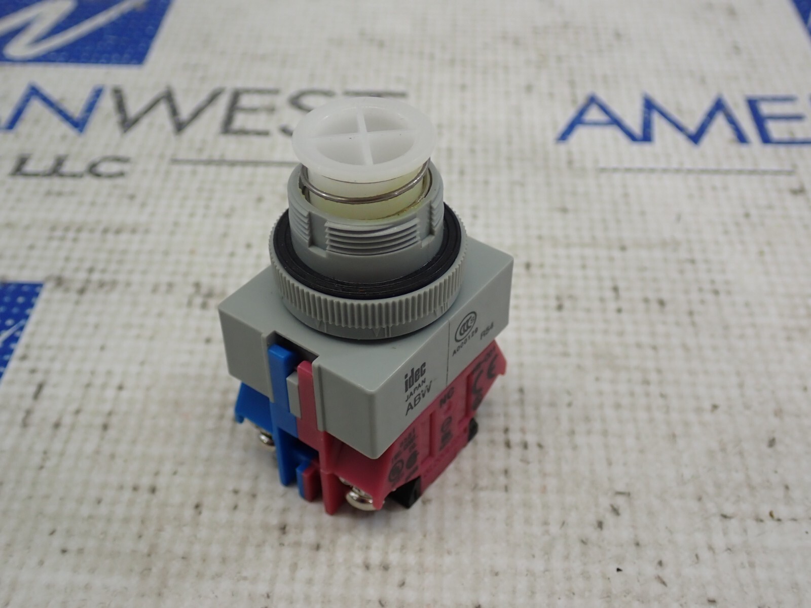 IDEC ABW211-G Green Pushbutton 120-600V AC