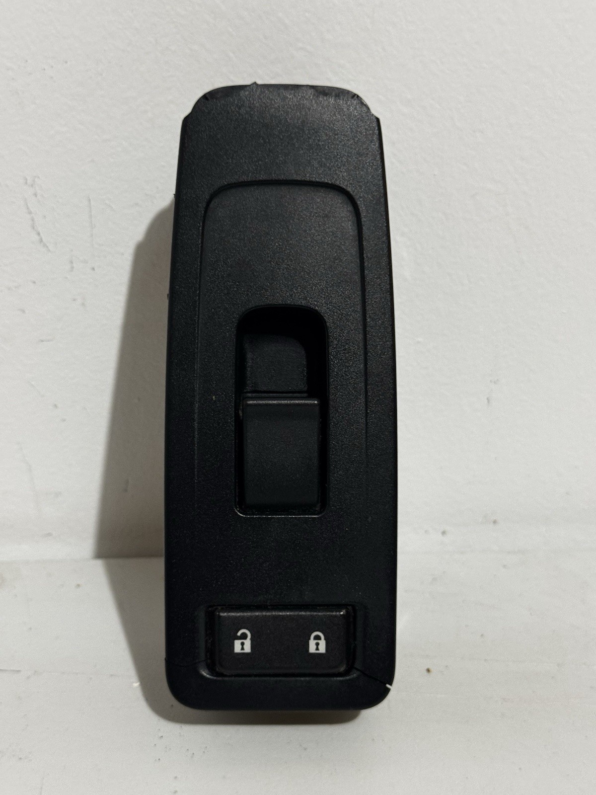 Paccar  Peterbilt  Kenworth Door Window Switch Lock Control  Q27-6082-2101  OEM