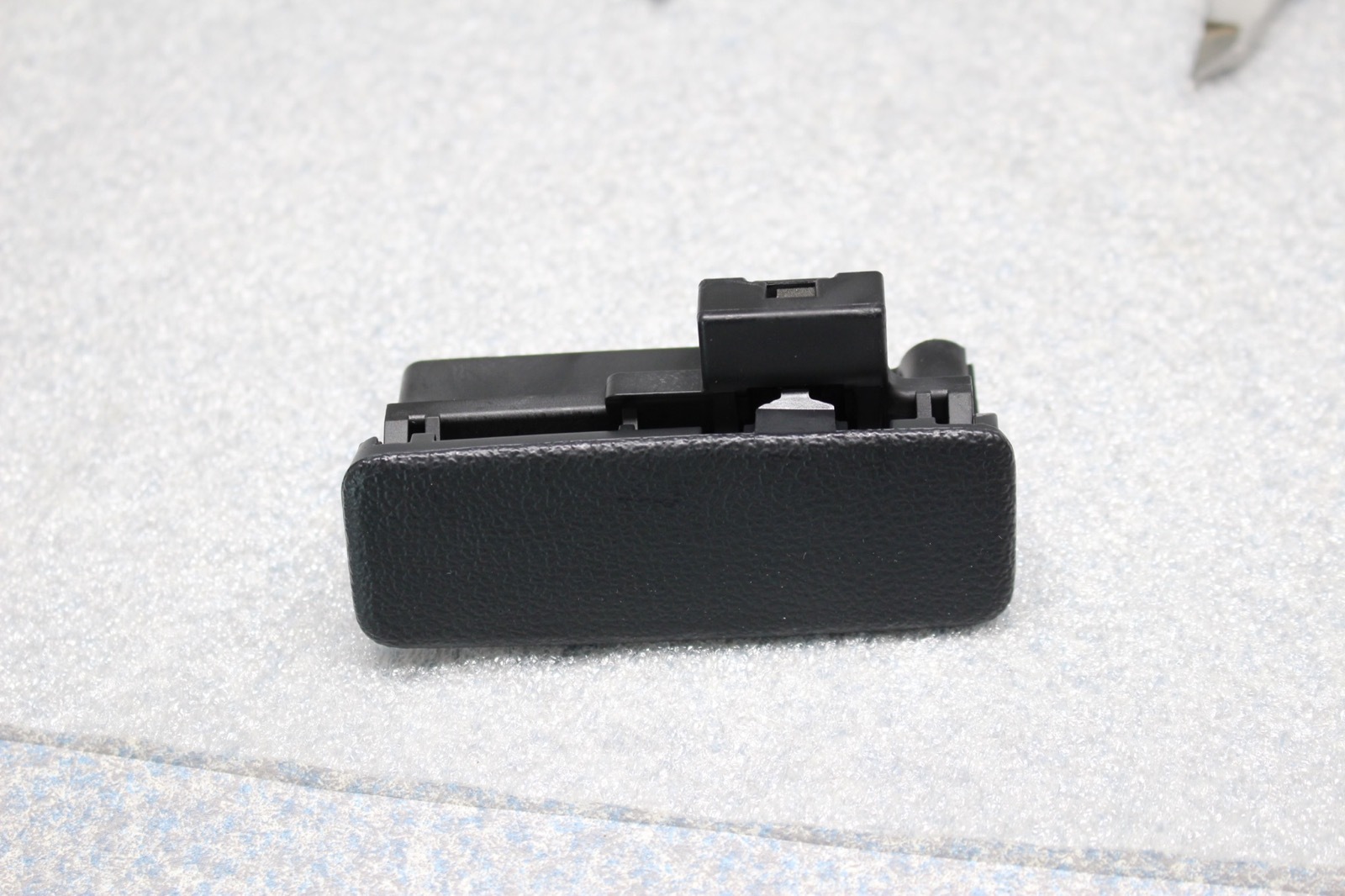 Nissan Versa & Note OEM Glove Box Latch Lock Handle Lever 2012-2019 Black Ebony