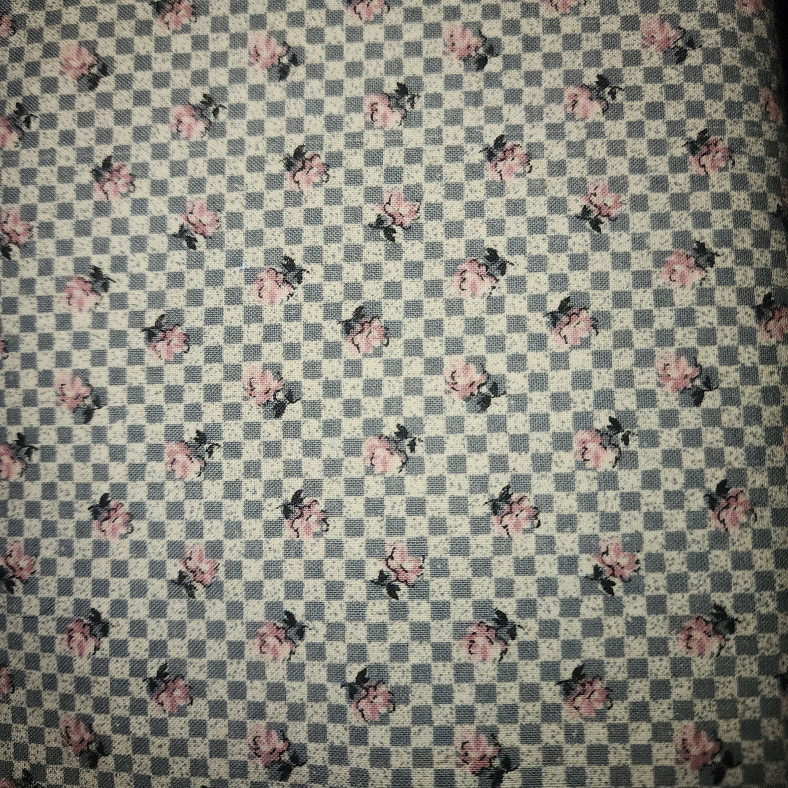 General Fabrics Co. Cotton Quilt Fabric - Pink Petite Roses  44 X 72
