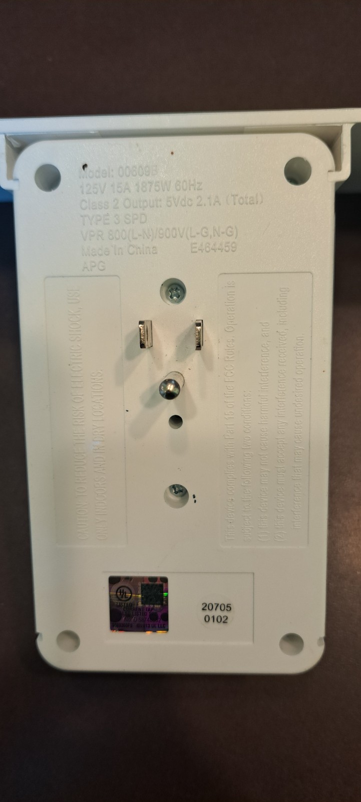 Sharper Image Socket Shelf 8 Port Surge Protector 6 Wall Outlet 2 USBs