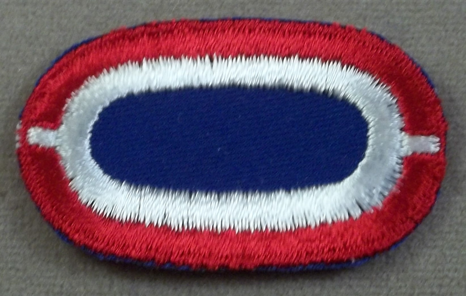US Army 82nd Airborne Division 1st Brigade HHC Oval Cut Edge Patch ( Type 1 )