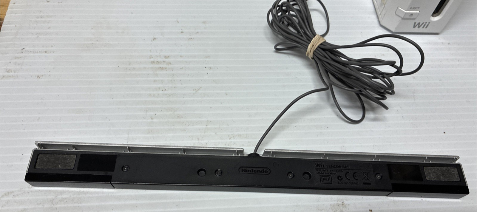 Nintendo Wii - RVL-001 White Console & Cables - NO Controller Lights Up UNTESTED